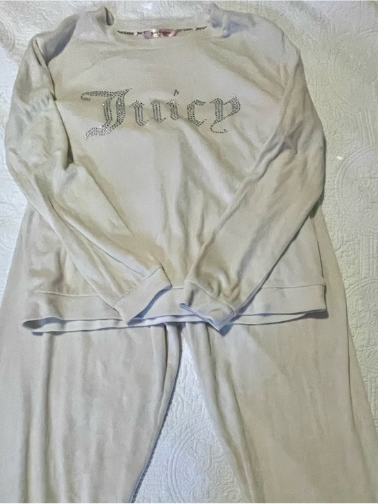 Juicy Couture Other - Juicy Couture Velour Pajama Set Size M Pastel Parchment Rhinestone Joggers